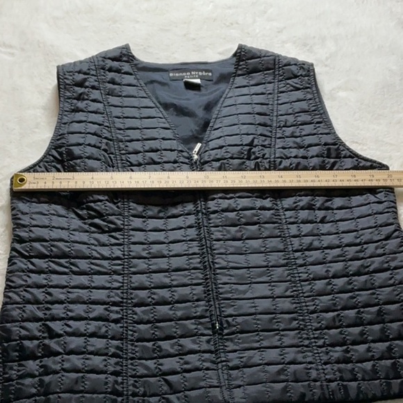 Black Puffer Vest with Horizontal Quilting and Zip Closure - Picture 3 of 5